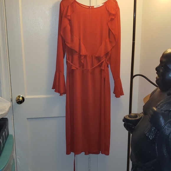 Dress - Picture 2 of 2